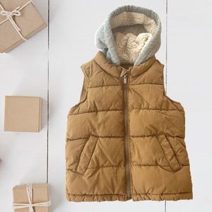 Old Navy Boys fleece hooded vest size 4T